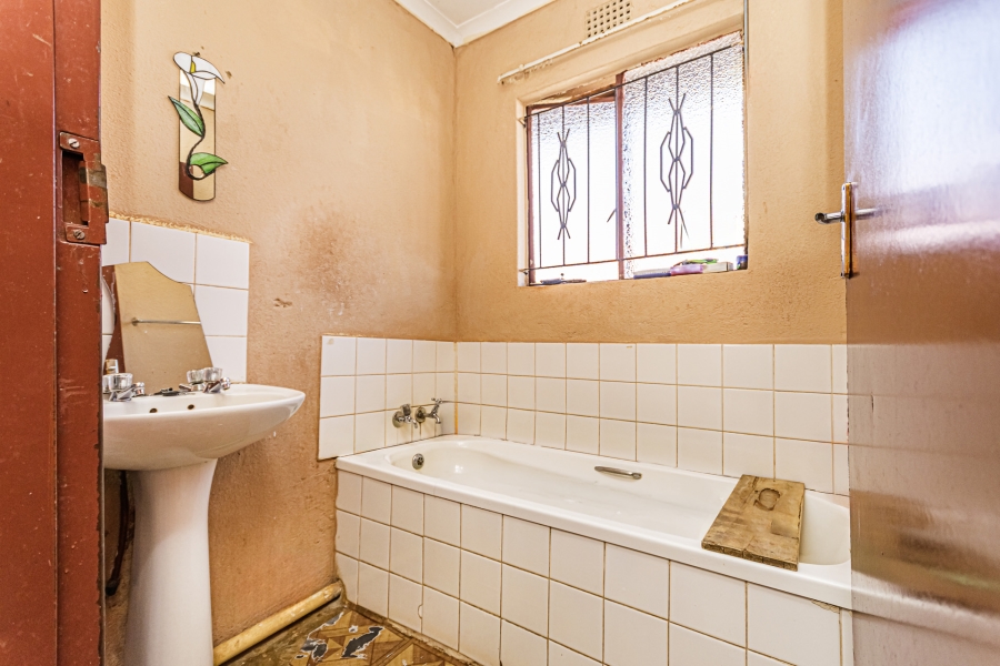 2 Bedroom Property for Sale in Kagiso Gauteng