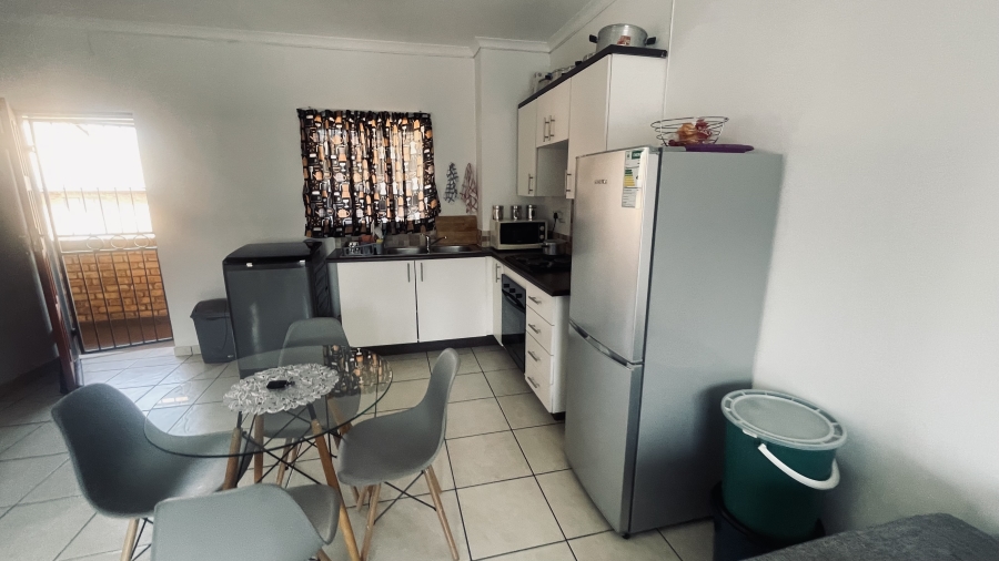 1 Bedroom Property for Sale in Grand Central Gauteng