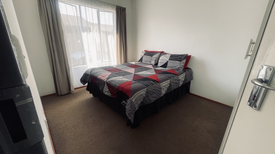 1 Bedroom Property for Sale in Grand Central Gauteng