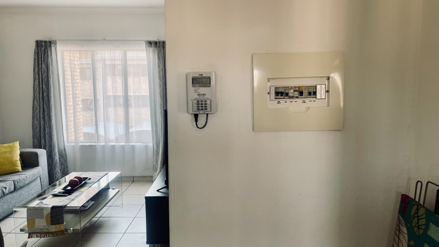 1 Bedroom Property for Sale in Grand Central Gauteng