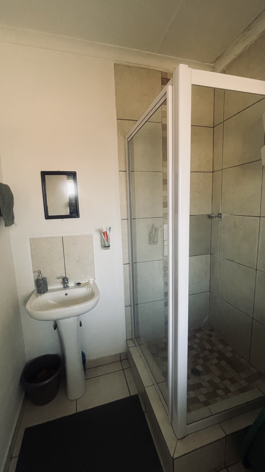 1 Bedroom Property for Sale in Grand Central Gauteng