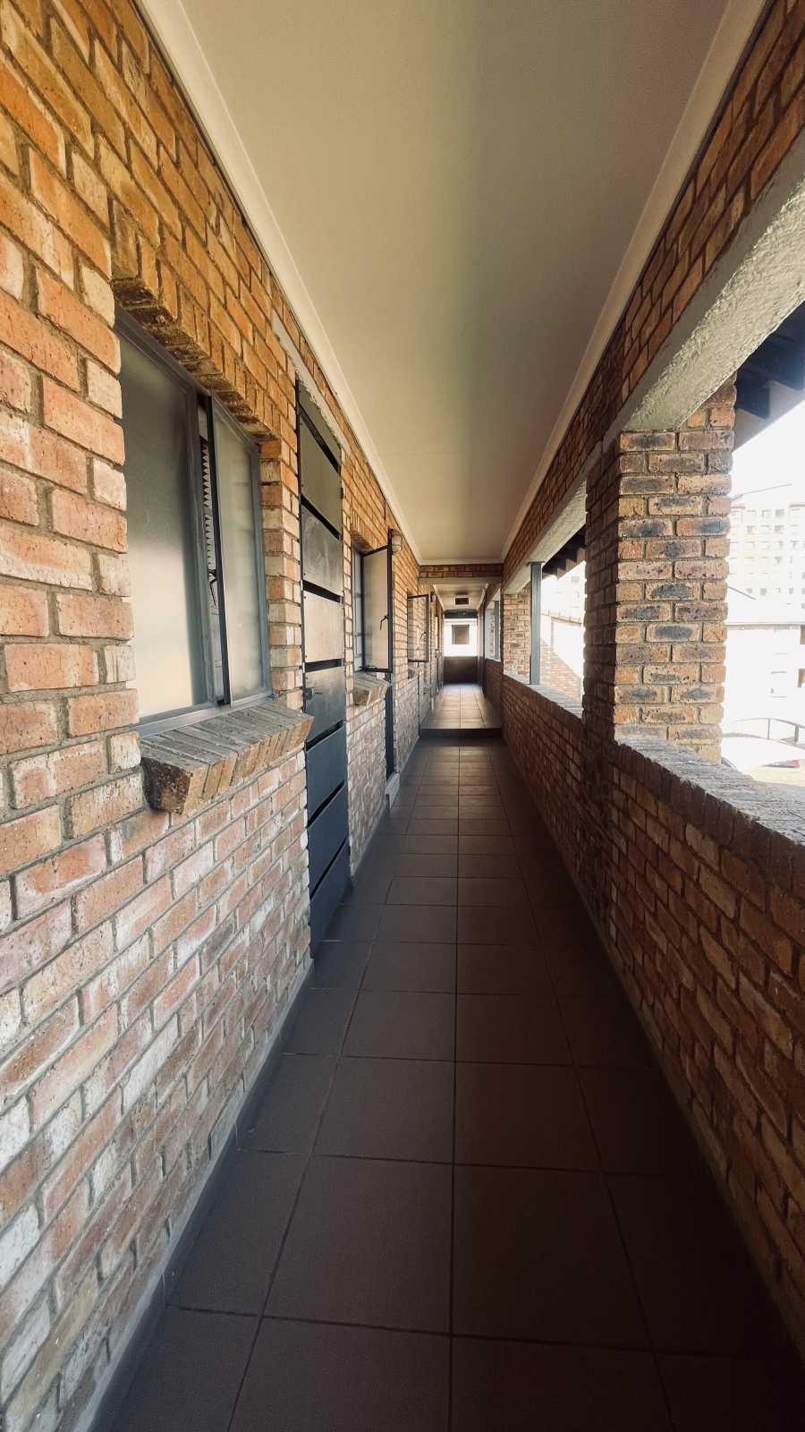 1 Bedroom Property for Sale in Grand Central Gauteng