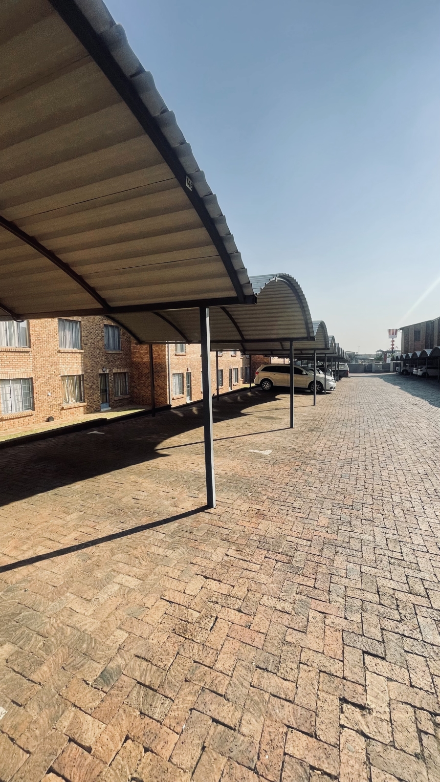 1 Bedroom Property for Sale in Grand Central Gauteng