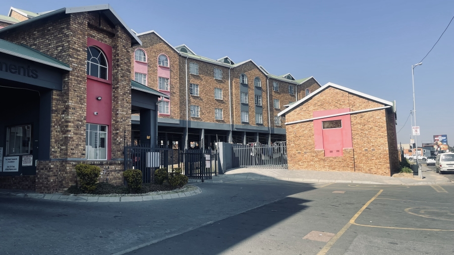 1 Bedroom Property for Sale in Grand Central Gauteng