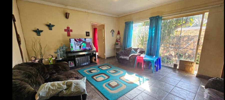 5 Bedroom Property for Sale in Rietfontein Gauteng