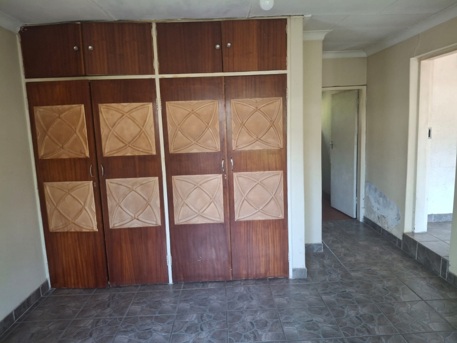 5 Bedroom Property for Sale in Rietfontein Gauteng