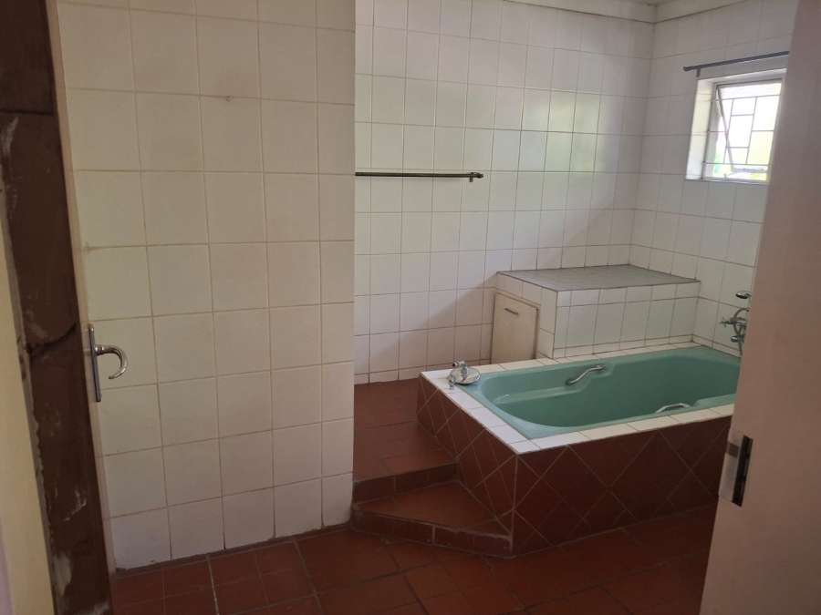 5 Bedroom Property for Sale in Rietfontein Gauteng
