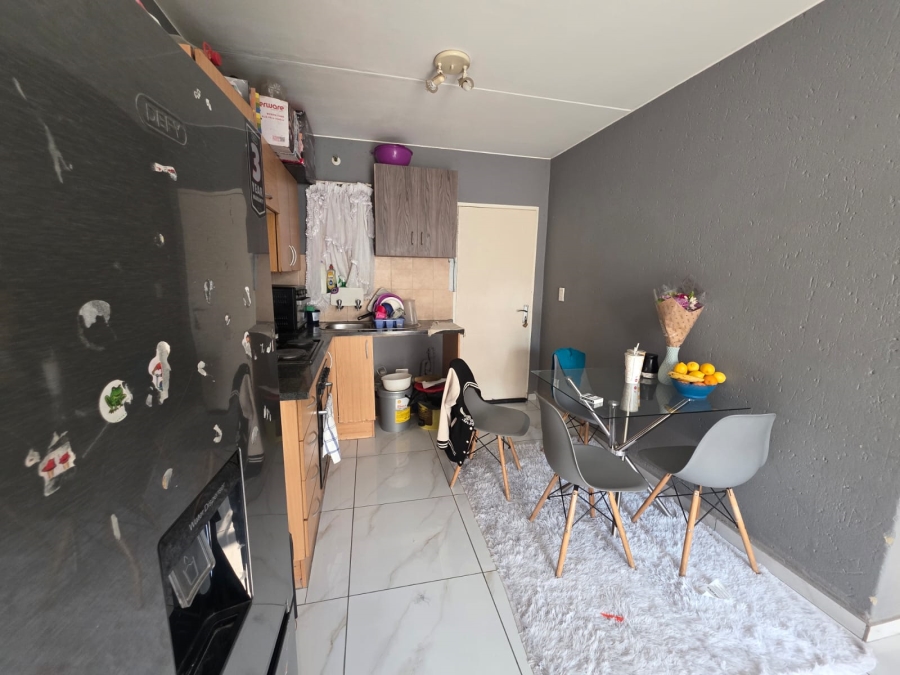 To Let 2 Bedroom Property for Rent in Klippoortje Gauteng