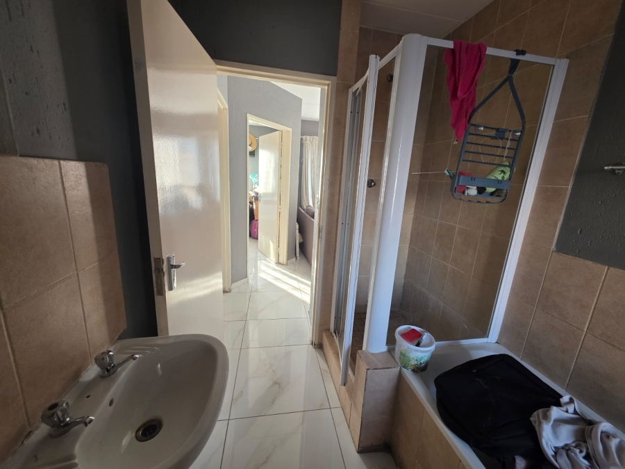 To Let 2 Bedroom Property for Rent in Klippoortje Gauteng