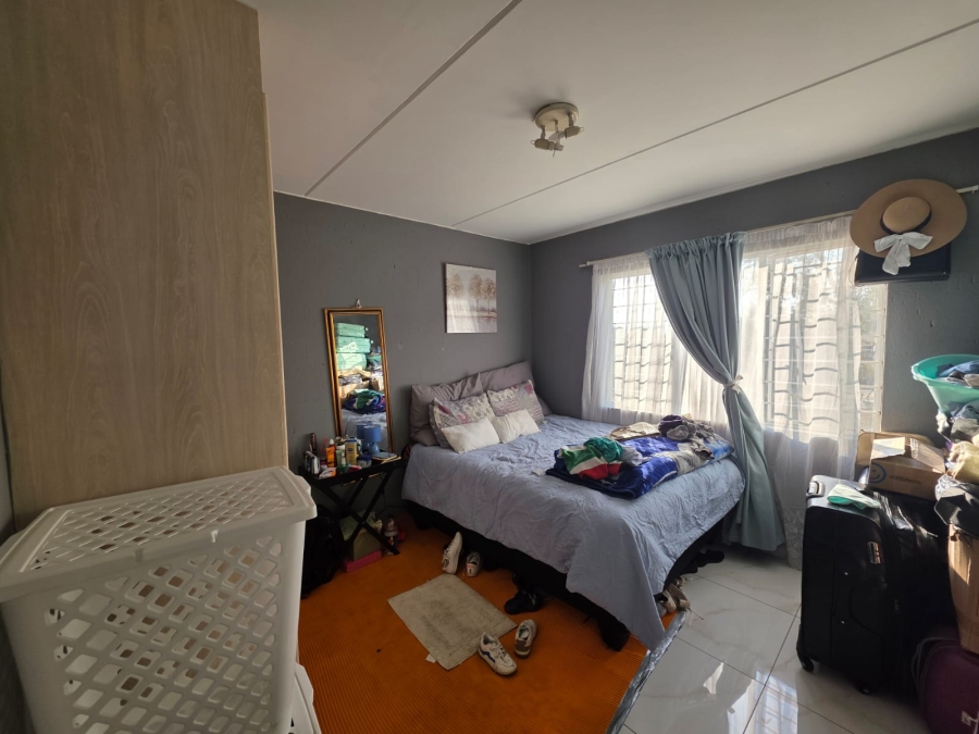 To Let 2 Bedroom Property for Rent in Klippoortje Gauteng