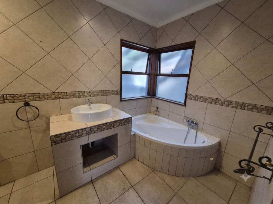 To Let 5 Bedroom Property for Rent in Dowerglen Ext 5 Gauteng