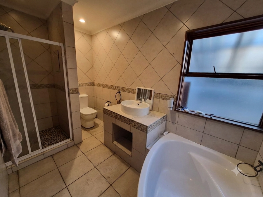 To Let 5 Bedroom Property for Rent in Dowerglen Ext 5 Gauteng