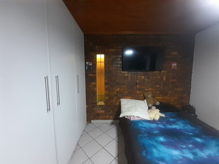 5 Bedroom Property for Sale in Ferryvale Gauteng