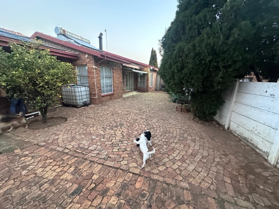 5 Bedroom Property for Sale in Ferryvale Gauteng