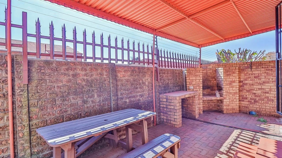 3 Bedroom Property for Sale in The Hill Gauteng