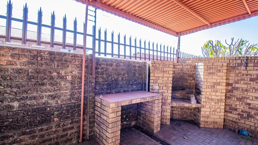 3 Bedroom Property for Sale in The Hill Gauteng