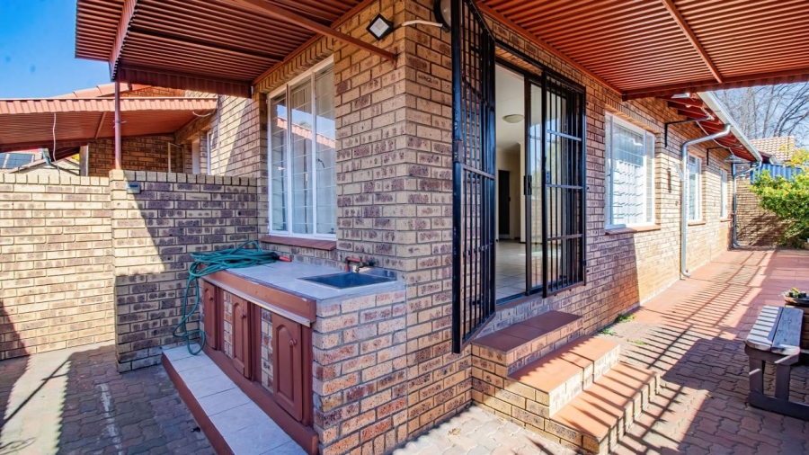 3 Bedroom Property for Sale in The Hill Gauteng