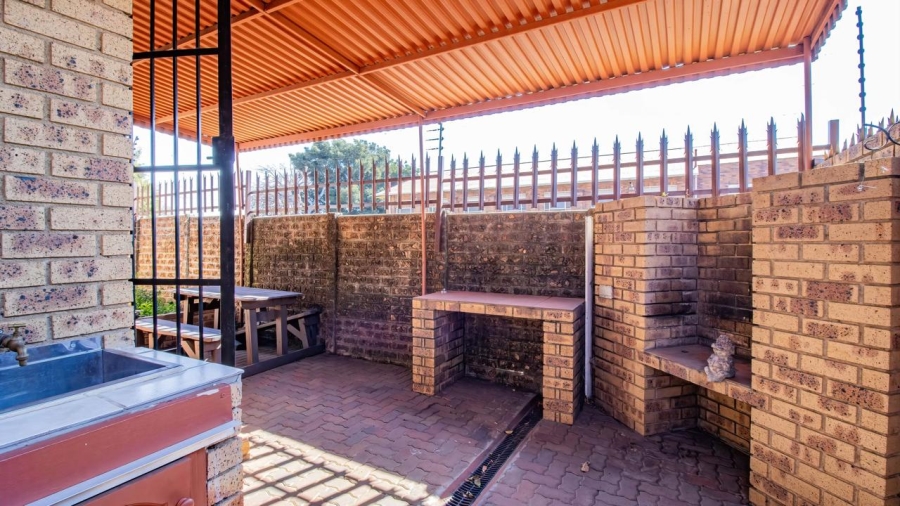 3 Bedroom Property for Sale in The Hill Gauteng