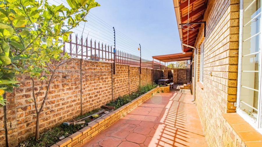 3 Bedroom Property for Sale in The Hill Gauteng