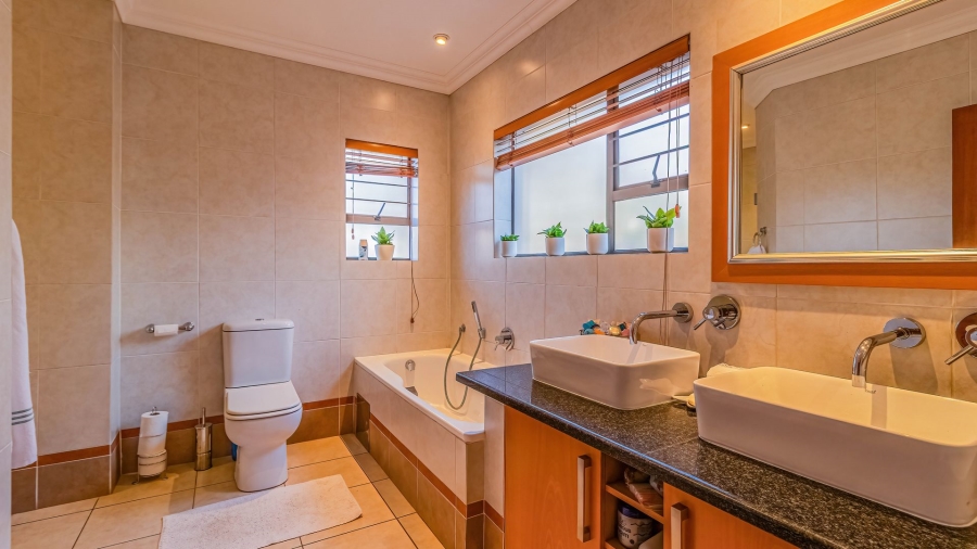 3 Bedroom Property for Sale in Bedfordview Gauteng