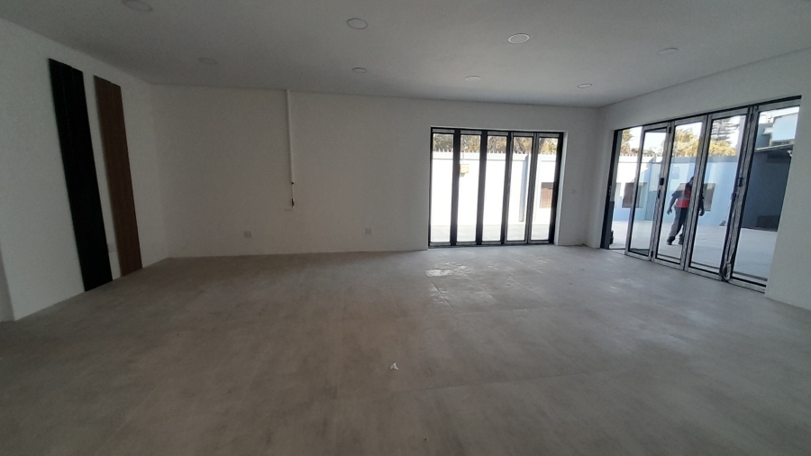 To Let Commercial Property for Rent in Waterkloof Ridge Gauteng