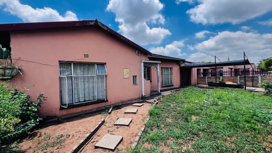 7 Bedroom Property for Sale in Vanderbijlpark CW 2 Gauteng