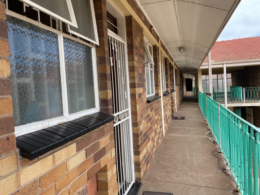 2 Bedroom Property for Sale in Vanderbijlpark CW 3 Gauteng