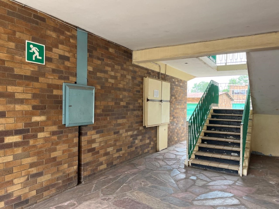 2 Bedroom Property for Sale in Vanderbijlpark CW 3 Gauteng