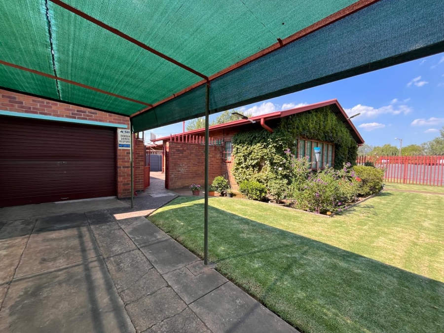 3 Bedroom Property for Sale in Vanderbijlpark CW 4 Gauteng