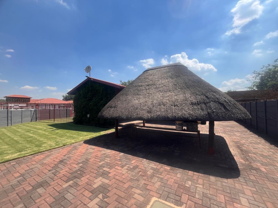 3 Bedroom Property for Sale in Vanderbijlpark CW 4 Gauteng