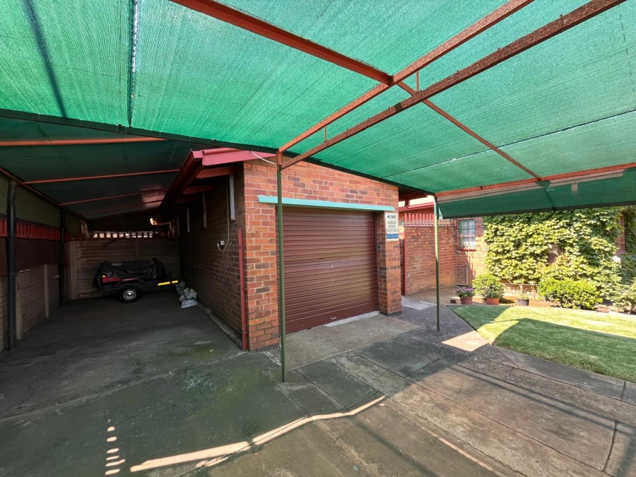 3 Bedroom Property for Sale in Vanderbijlpark CW 4 Gauteng