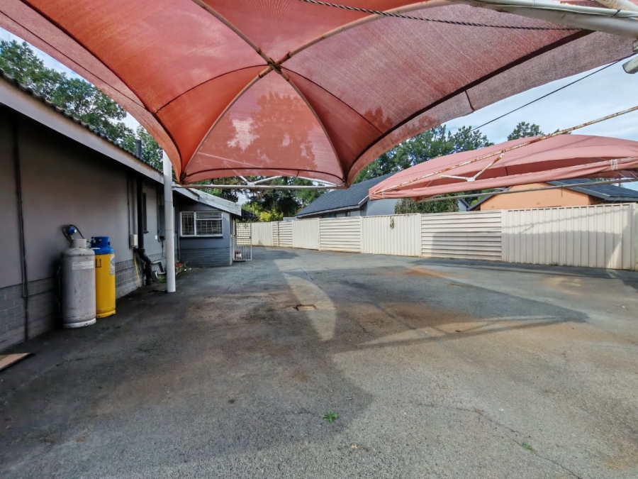 4 Bedroom Property for Sale in Risiville Gauteng