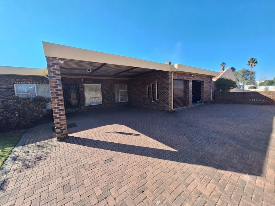 3 Bedroom Property for Sale in Vanderbijlpark Sw 2 Gauteng