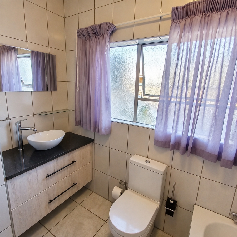 3 Bedroom Property for Sale in Golf Park Gauteng