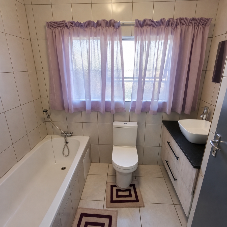 3 Bedroom Property for Sale in Golf Park Gauteng