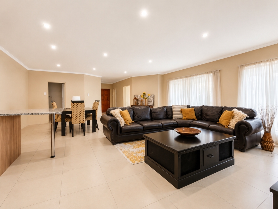 4 Bedroom Property for Sale in Three Rivers East Gauteng