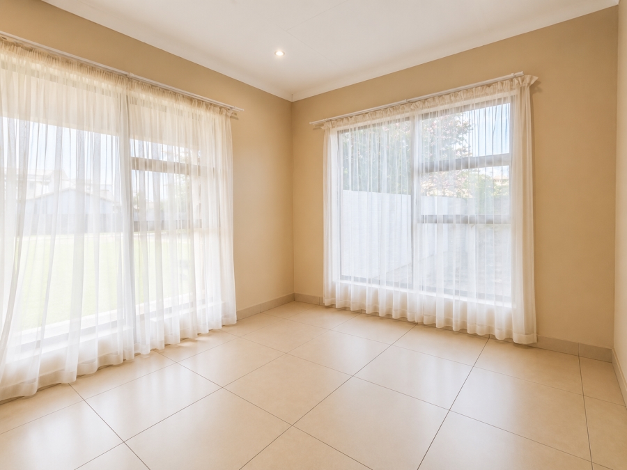 4 Bedroom Property for Sale in Three Rivers East Gauteng