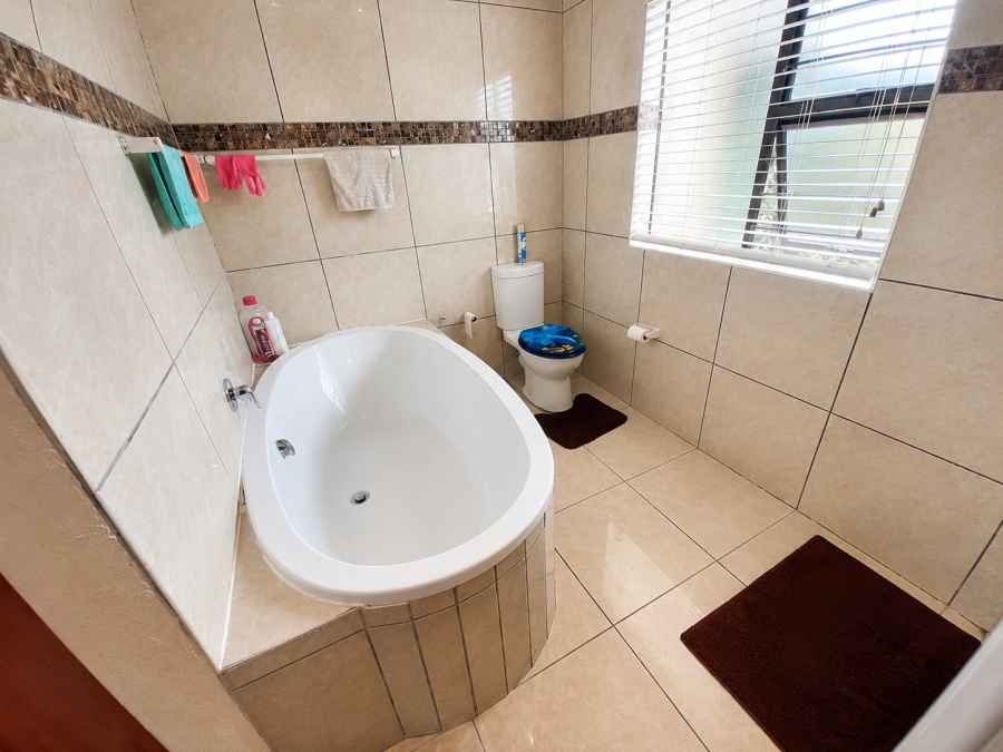 3 Bedroom Property for Sale in Vanderbijlpark SW 5 Gauteng