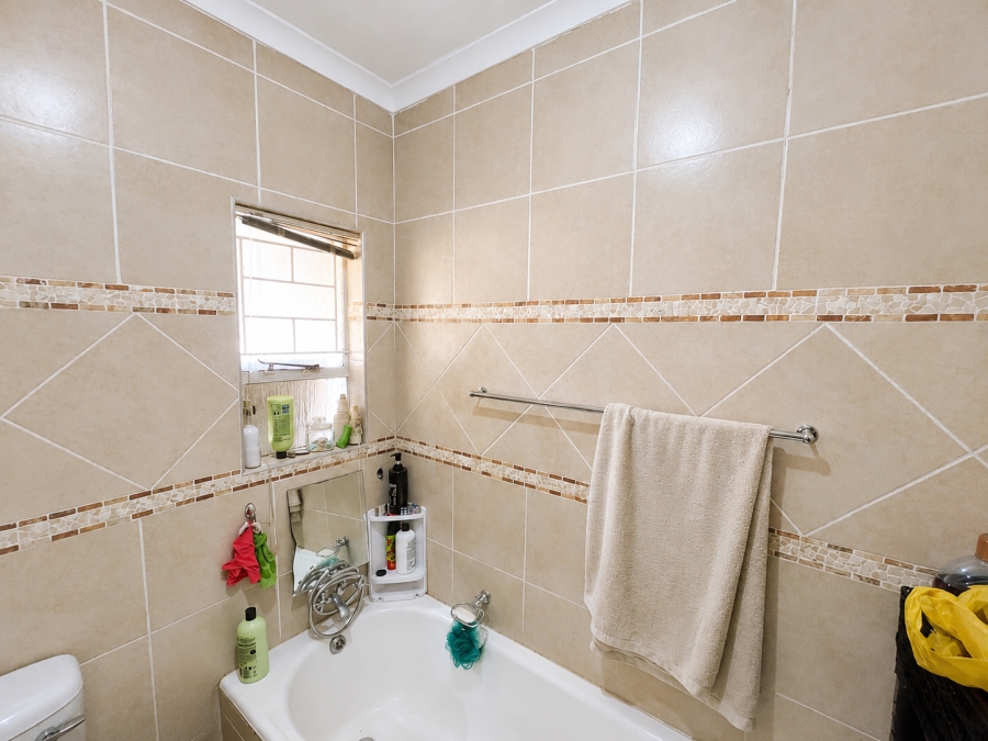 3 Bedroom Property for Sale in Boltonwold Gauteng