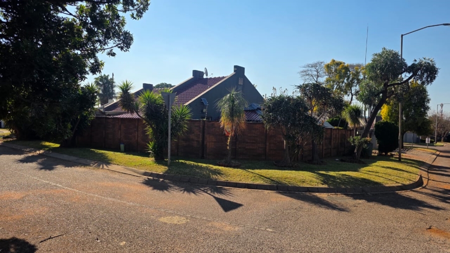3 Bedroom Property for Sale in Doornpoort Gauteng