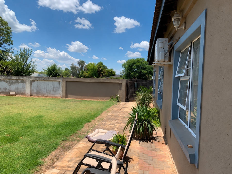 3 Bedroom Property for Sale in Rothdene Gauteng