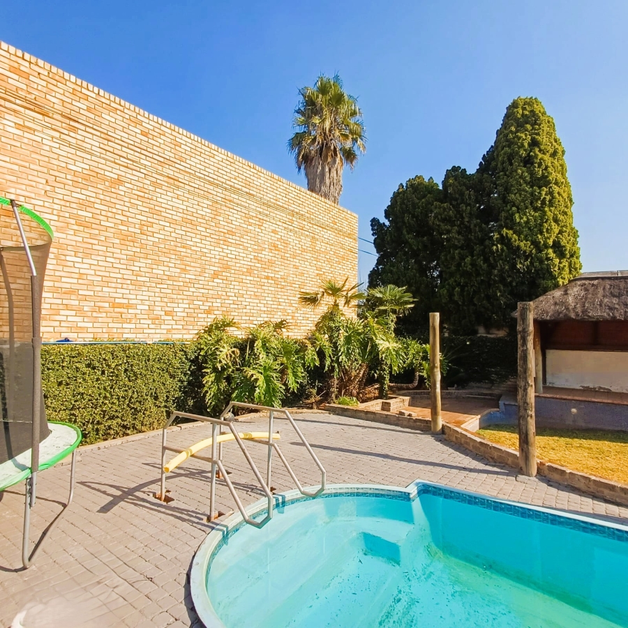 3 Bedroom Property for Sale in Rothdene Gauteng