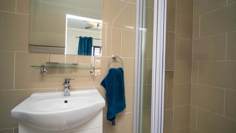 2 Bedroom Property for Sale in Crowthorne AH Gauteng