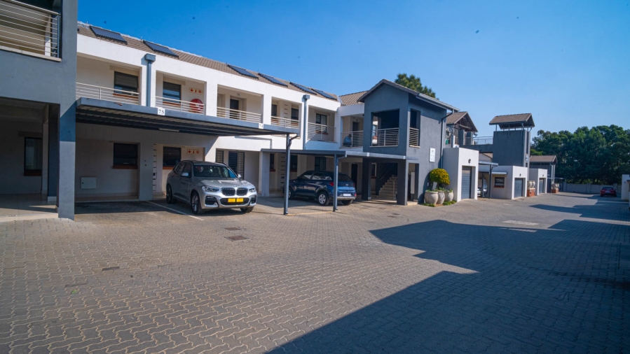 2 Bedroom Property for Sale in Crowthorne AH Gauteng
