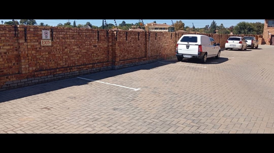 2 Bedroom Property for Sale in Crystal Park Gauteng