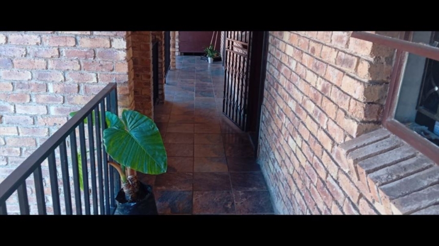 2 Bedroom Property for Sale in Crystal Park Gauteng