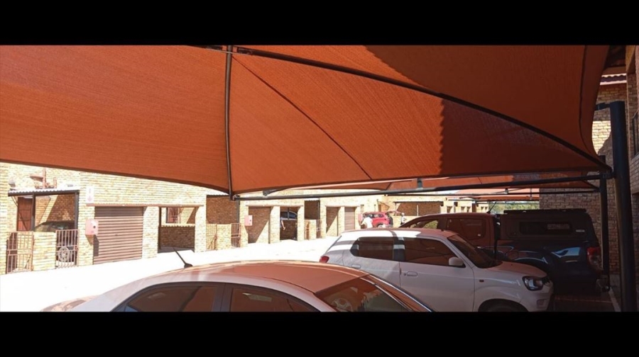 2 Bedroom Property for Sale in Crystal Park Gauteng
