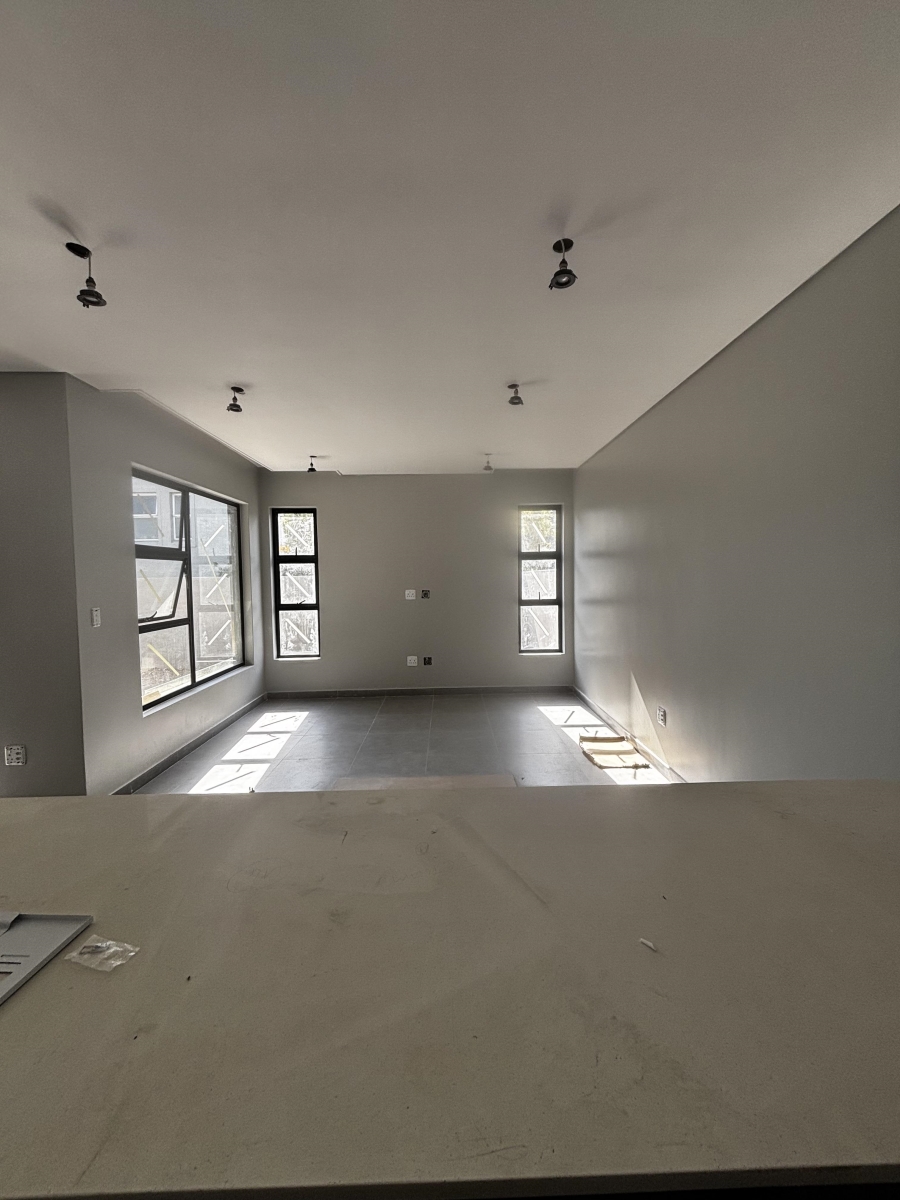 To Let 2 Bedroom Property for Rent in Waverley Gauteng