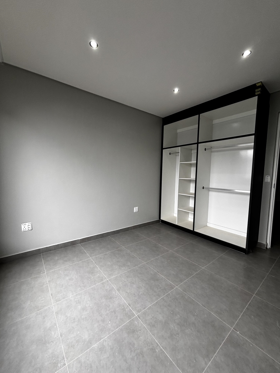 To Let 2 Bedroom Property for Rent in Waverley Gauteng