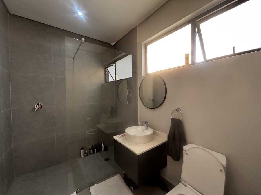 To Let 2 Bedroom Property for Rent in Waverley Gauteng
